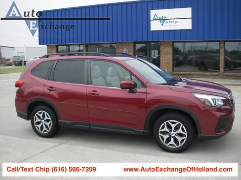 Used 2020 Subaru Forester Premium AWD/4WD image 1