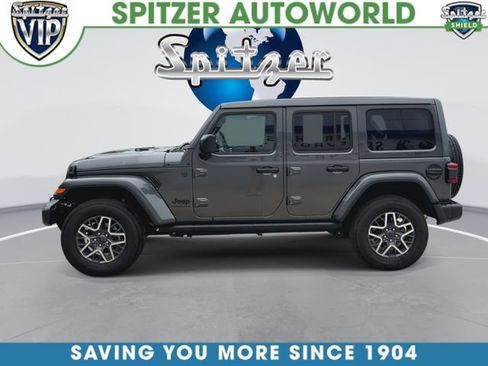 Used 2025 Jeep Wrangler Unlimited Sahara AWD/4WD image 6