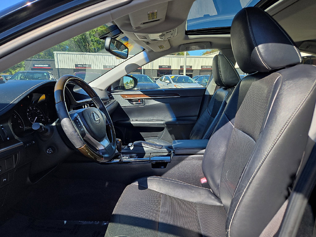 Used 2014 Lexus ES 350 w/ Luxury Package FWD image 14