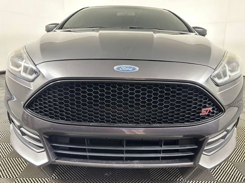 Used 2017 Ford Focus ST FWD image 8
