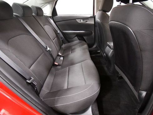 Certified 2019 Kia Forte LXS FWD image 16