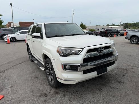 Used 2018 Toyota 4Runner Limited AWD/4WD image 2