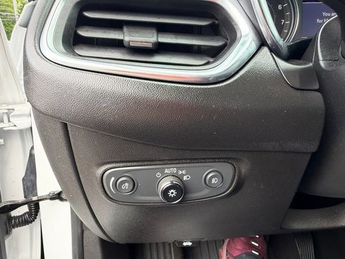 Used 2022 Chevrolet Equinox Premier AWD/4WD image 14
