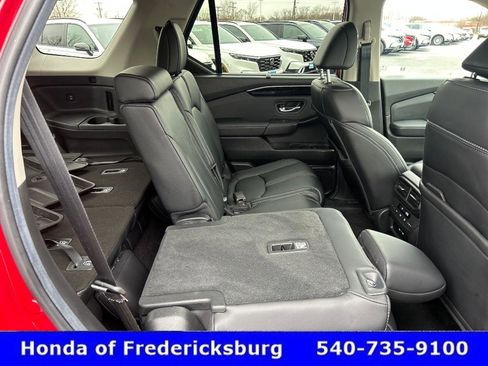 Certified 2025 Honda Pilot Touring image 38