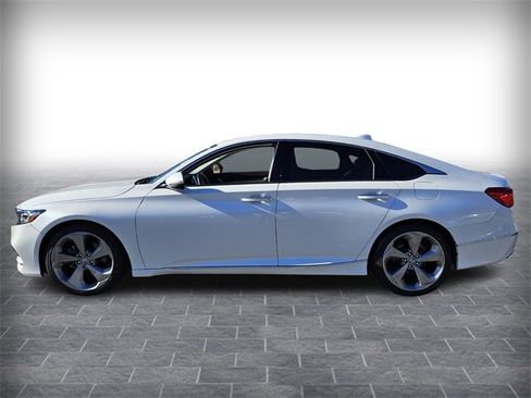 Used 2020 Honda Accord Touring image 4