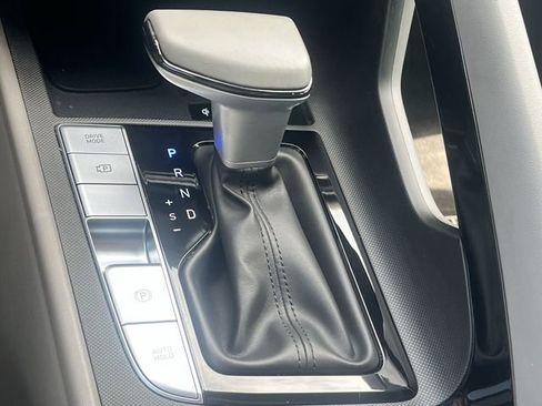 Certified 2025 Hyundai Elantra SEL FWD image 24