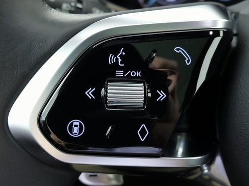 Used 2025 Jaguar F-PACE R-Dynamic S image 53