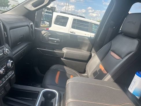 Used 2023 GMC Sierra 2500 AT4 w/ AT4 Premium Plus Package AWD/4WD image 9
