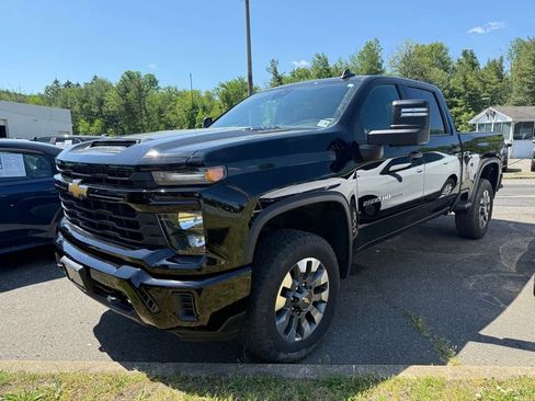 Used 2024 Chevrolet Silverado 2500 Custom AWD/4WD image 6