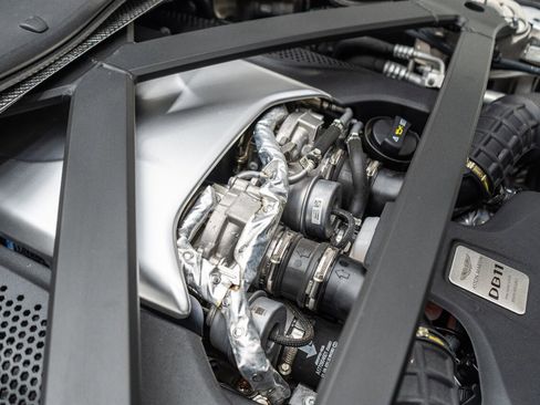Used 2019 Aston Martin DB11 Volante image 73