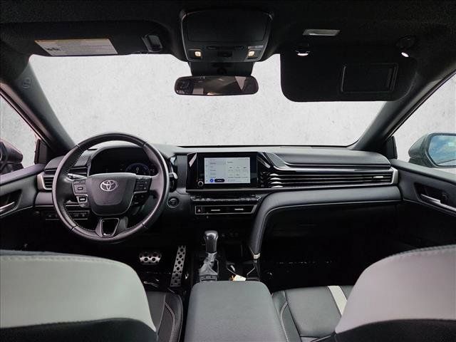 Used 2025 Toyota Camry SE FWD image 15
