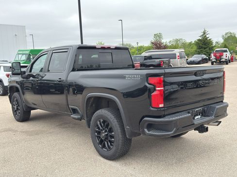Used 2025 Chevrolet Silverado 2500 LT w/ Trail Boss Package AWD/4WD image 3