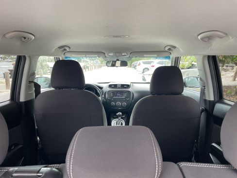 Used 2018 Kia Soul FWD image 25