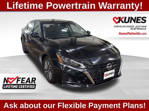 Used 2023 Nissan Altima 2.5 SV image 1