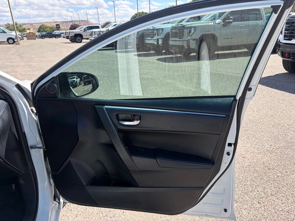 Used 2015 Toyota Corolla S FWD image 29
