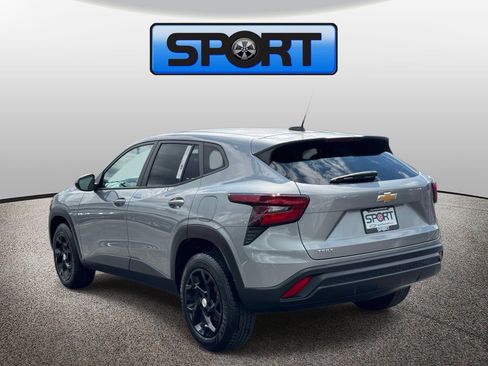 Used 2025 Chevrolet Trax LS w/ LS Convenience Package FWD image 21