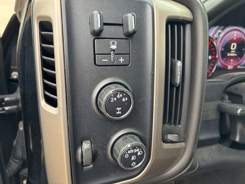 Used 2016 GMC Sierra 2500 Denali w/ Suspension Package, Off-Road AWD/4WD image 10