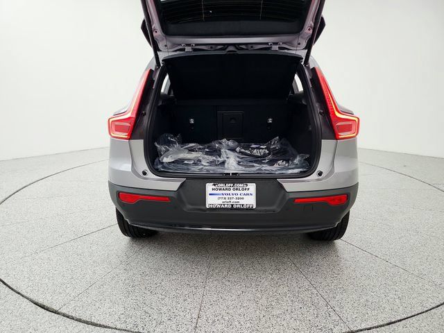 New 2026 Volvo XC40 B5 Plus w/ Protection Package Premier AWD/4WD image 19