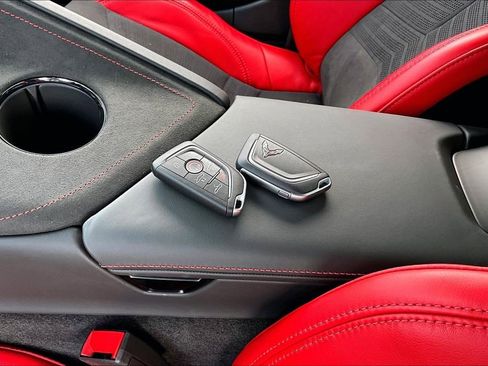 Used 2026 Chevrolet Corvette Stingray Premium Conv w/ Z51 Performance Package RWD image 9