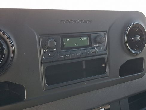 Used 2022 Mercedes-Benz Sprinter 144 Cargo image 17