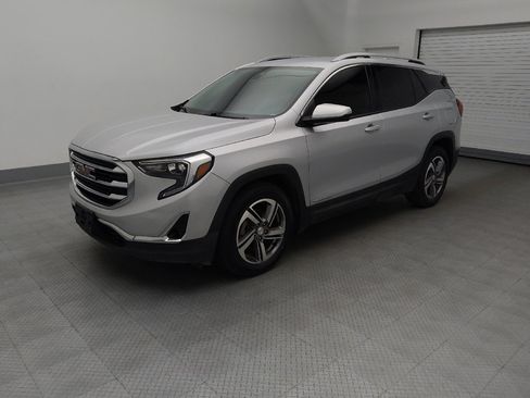 Used 2021 GMC Terrain SLT w/ Infotainment Package II FWD image 2