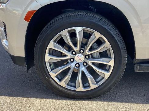 Used 2021 GMC Yukon Denali w/ Denali Premium Package image 30