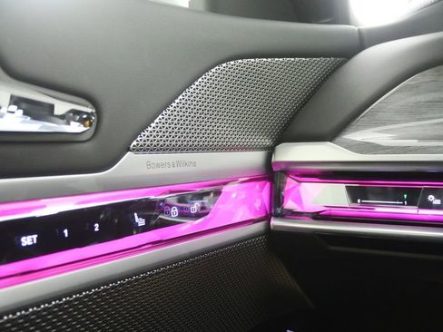 Certified 2023 BMW 740i image 18