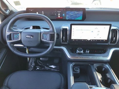 New 2026 Ford Expedition Platinum w/ Stealth Performance Package image 9