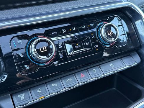 Used 2024 GMC Sierra 2500 Denali w/ Denali Reserve Package image 28