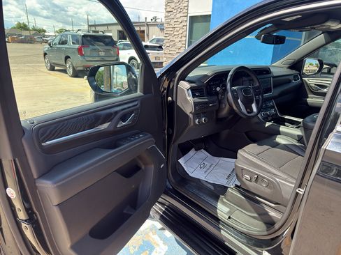Used 2021 GMC Yukon Denali AWD/4WD image 16