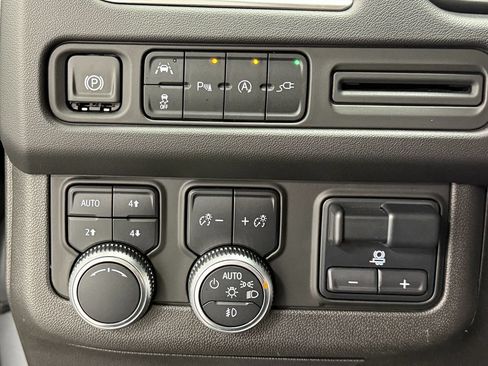 Used 2021 GMC Yukon SLT w/ SLT Luxury Plus Package AWD/4WD image 22