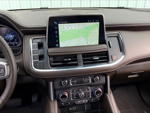 Used 2024 Chevrolet Tahoe LT w/ LT Signature Package image 6