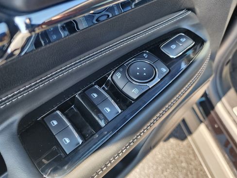 Used 2025 Lincoln Corsair FWD image 25