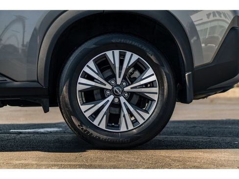 Used 2023 Nissan Rogue SV w/ SV Premium B Package image 5