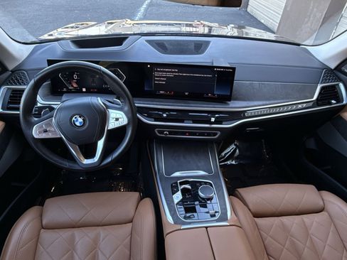 Used 2023 BMW X7 xDrive40i w/ Premium Package image 22
