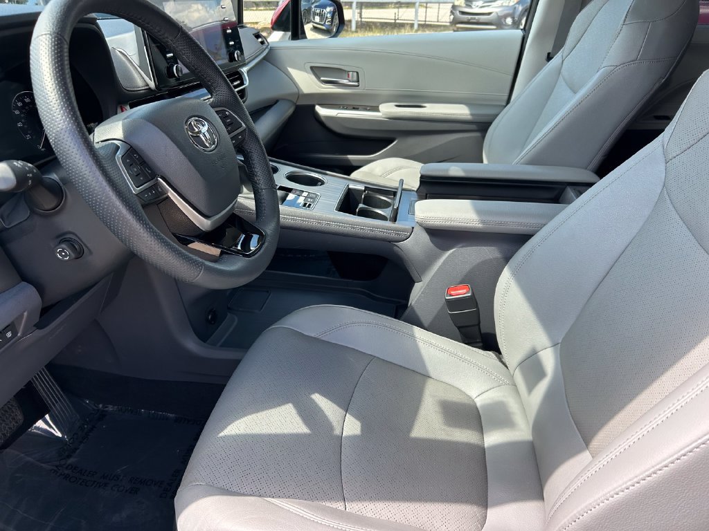 Certified 2023 Toyota Sienna Limited AWD/4WD image 11