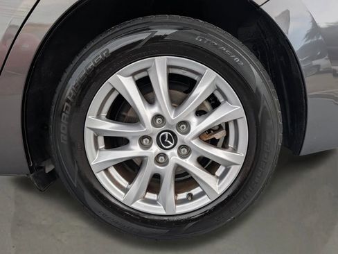 Used 2018 MAZDA MAZDA3 Sport w/ Preferred Equipment Package FWD image 27