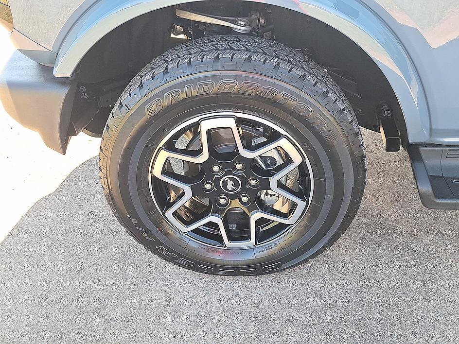 Used 2025 Ford Bronco Outer Banks AWD/4WD image 8
