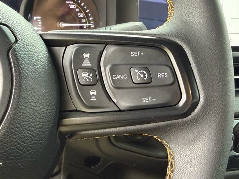 Used 2024 Jeep Wrangler Unlimited w/ Convenience Group AWD/4WD image 22