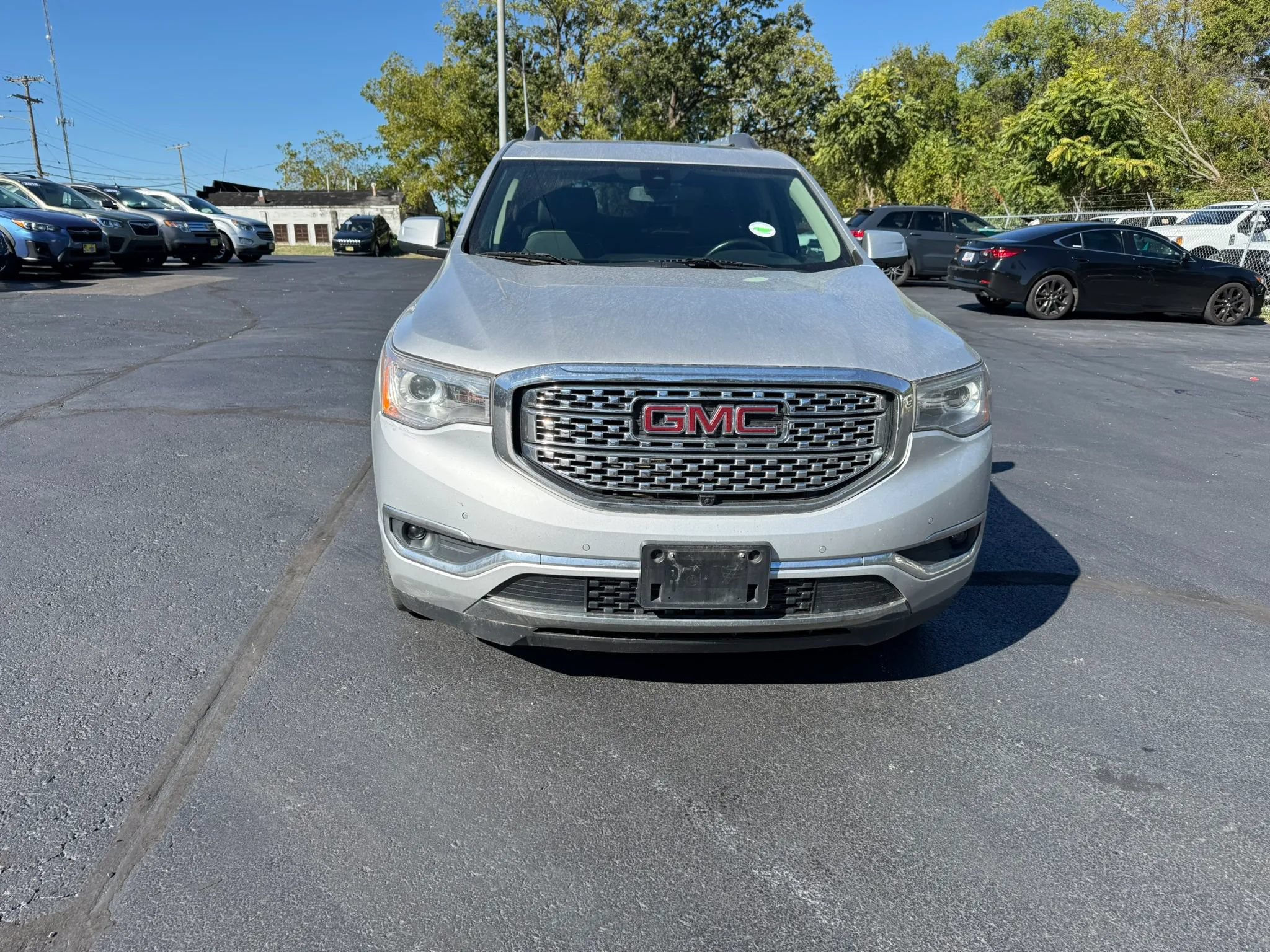 Used 2019 GMC Acadia Denali w/ Technology Package AWD/4WD image 2