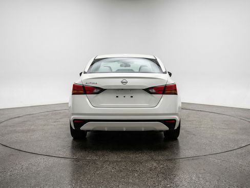 Used 2025 Nissan Altima 2.5 SV image 7