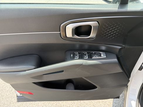 Used 2024 Kia Sorento S AWD/4WD image 20