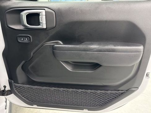 Used 2024 Jeep Wrangler Willys image 25