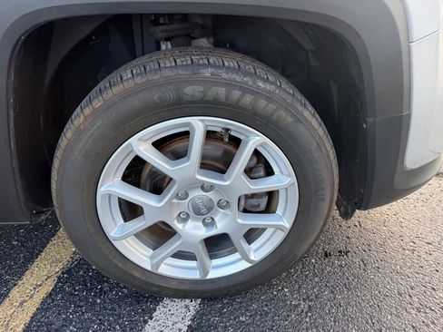 Used 2020 Jeep Renegade Latitude image 30