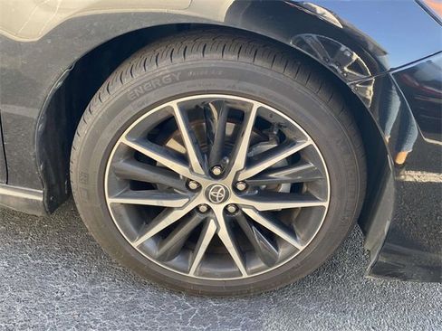 Used 2022 Toyota Camry SE image 9