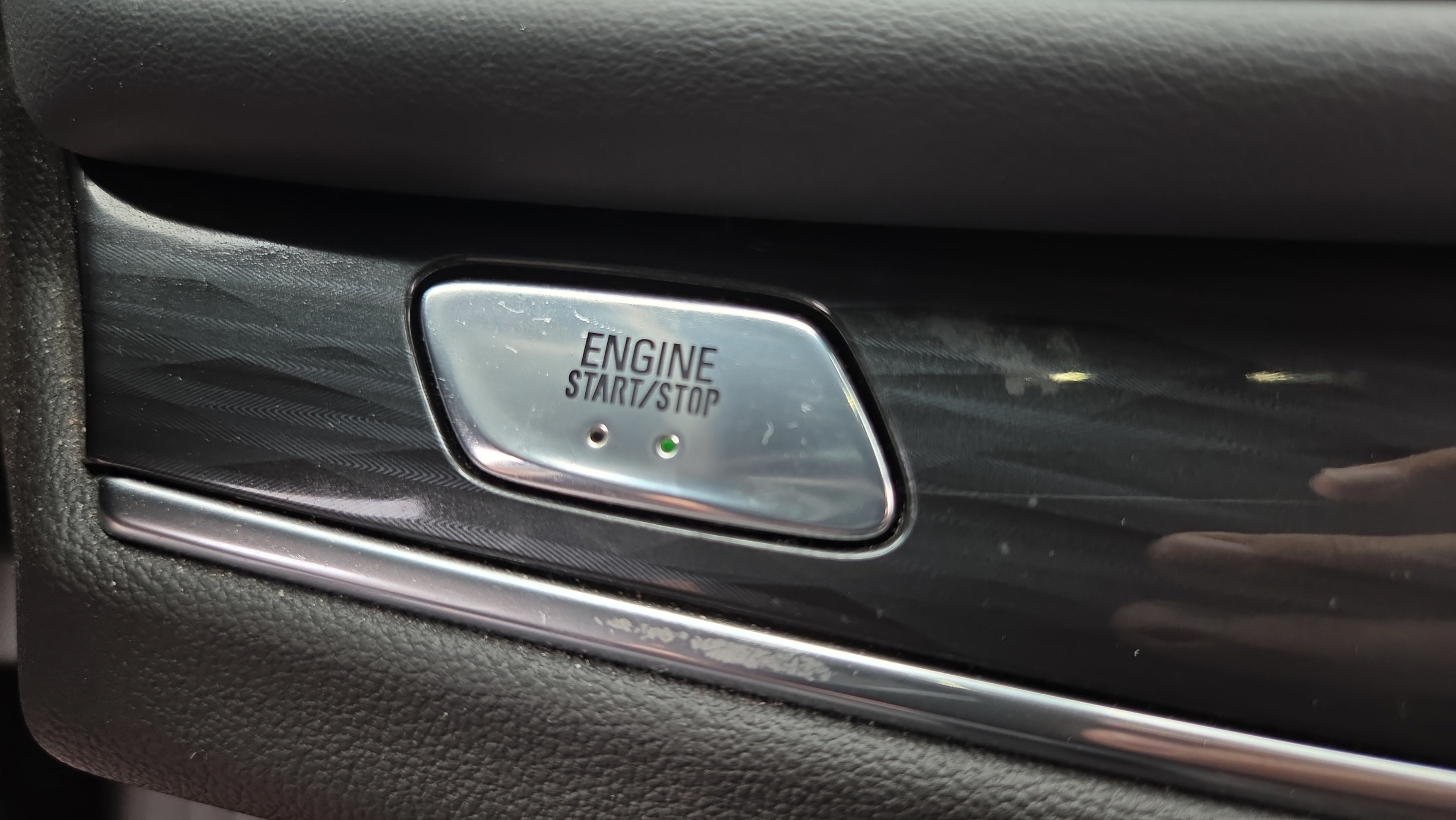 Used 2022 Buick Enclave Essence w/ Experience Buick Package FWD image 27