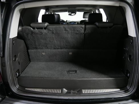Used 2017 Chevrolet Tahoe LT w/ Luxury Package AWD/4WD image 18