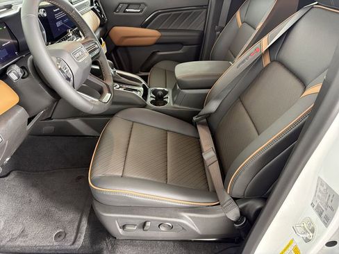 New 2026 GMC Canyon AT4 w/ Off-Road Front Bumper Package image 7