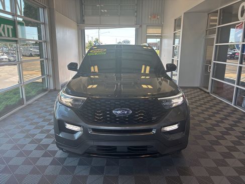 Used 2020 Ford Explorer ST w/ ST High-Performance Pack AWD/4WD image 2