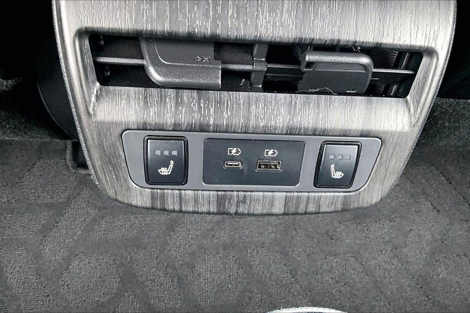Used 2023 Nissan Ariya FWD image 17